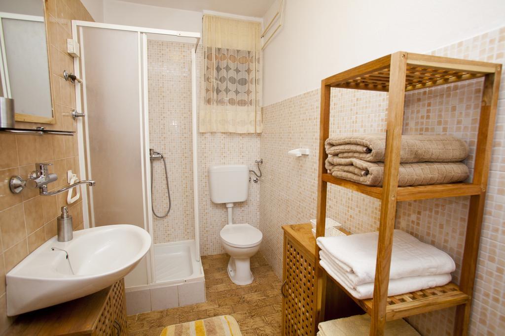 Apartments Marija Vrbnik Dış mekan fotoğraf